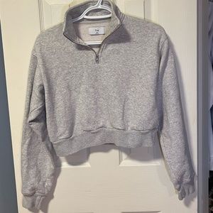 Cropped TNA sweater